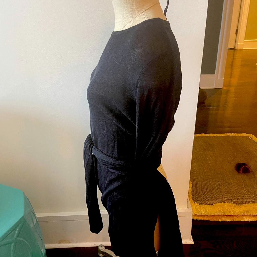 BCBGMAX AZRIA Black Ltweight Split Back Sweater XS